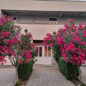 apartmani-jozic-seline.hotelinzadar.com/